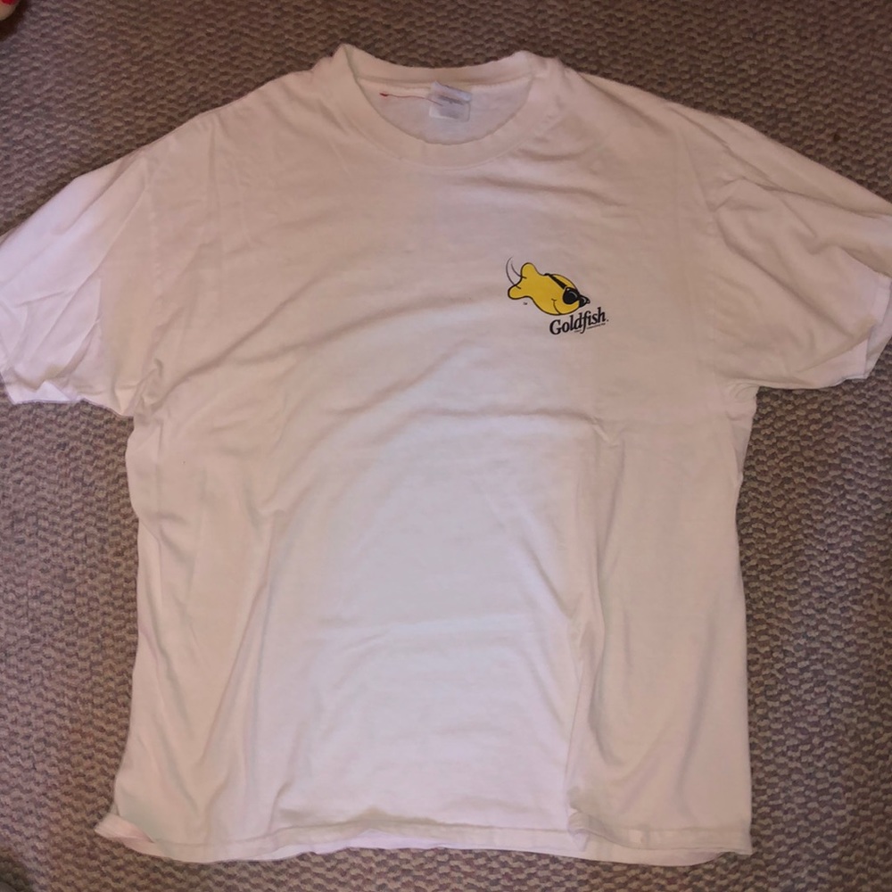 Vintage 90s goldfish tee